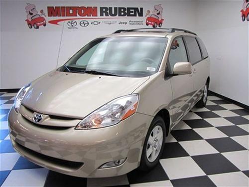 Toyota Sienna 2008 photo 2