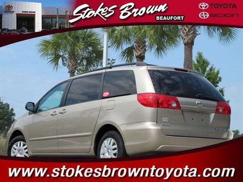 Toyota Sienna 2008 photo 4