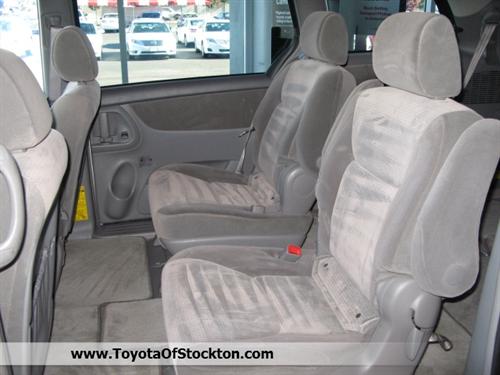 Toyota Sienna 2008 photo 2