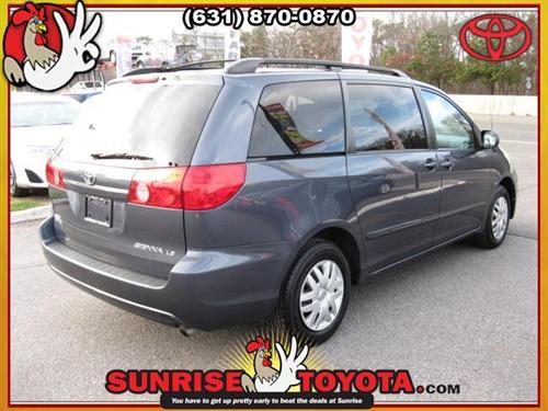 Toyota Sienna 2008 photo 1