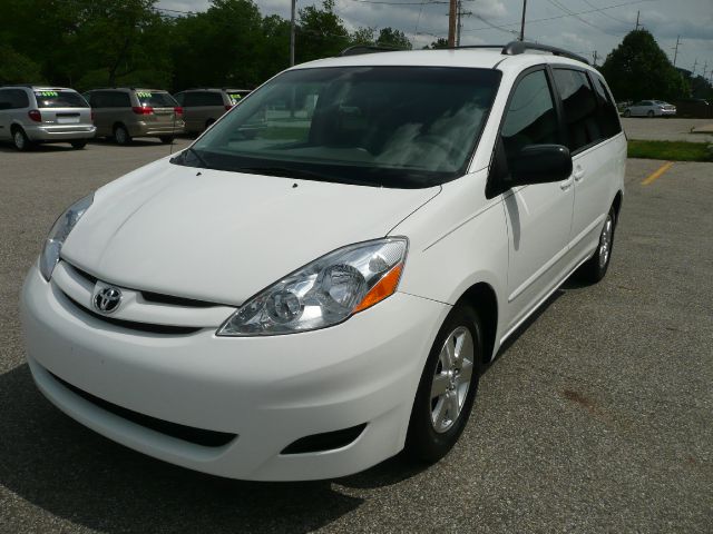 Toyota Sienna 2008 photo 14