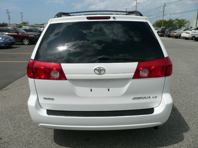 Toyota Sienna 2008 photo 15