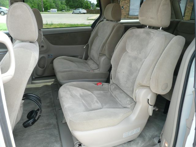 Toyota Sienna 2008 photo 19