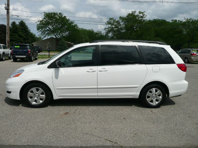 Toyota Sienna 2008 photo 9