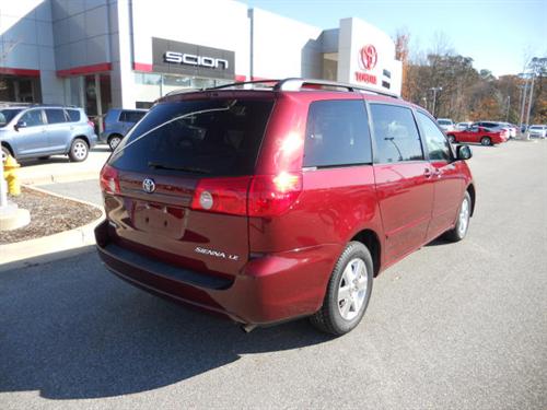 Toyota Sienna 2008 photo 4