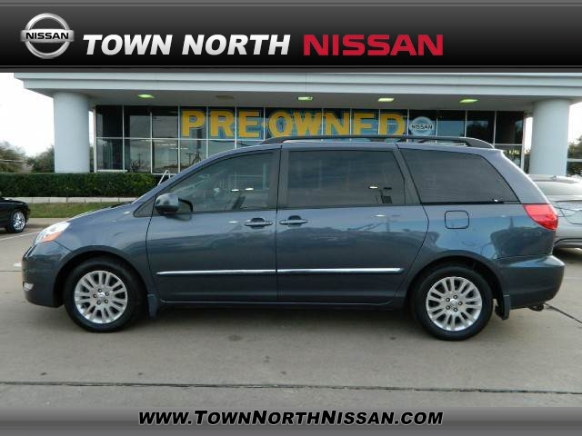Toyota Sienna 2008 photo 3