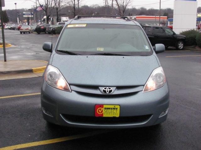 Toyota Sienna SEL Sport Utility 4D MiniVan