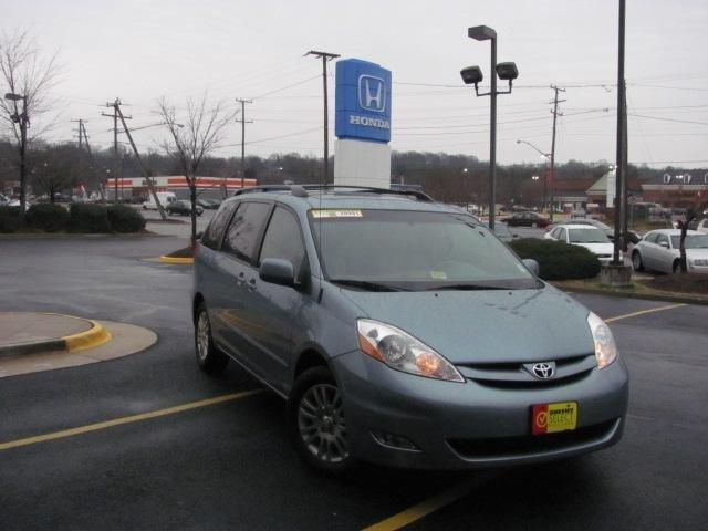 Toyota Sienna 2008 photo 1