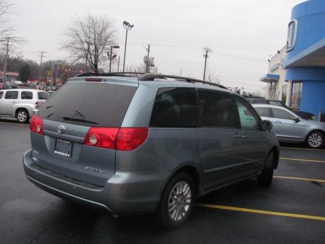 Toyota Sienna 2008 photo 2