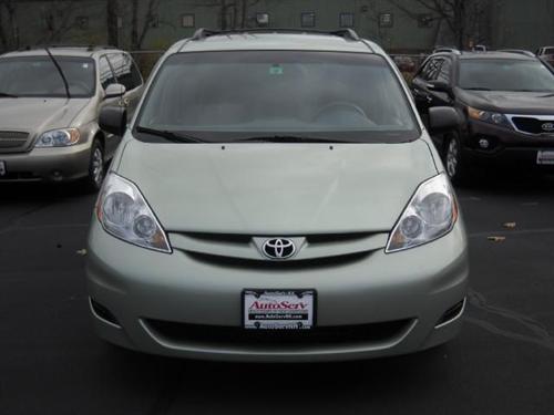 Toyota Sienna 2008 photo 1