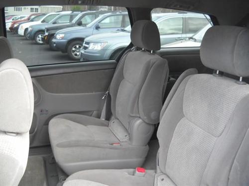 Toyota Sienna 2008 photo 2