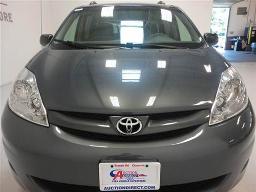Toyota Sienna 2008 photo 1