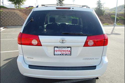 Toyota Sienna 2008 photo 4