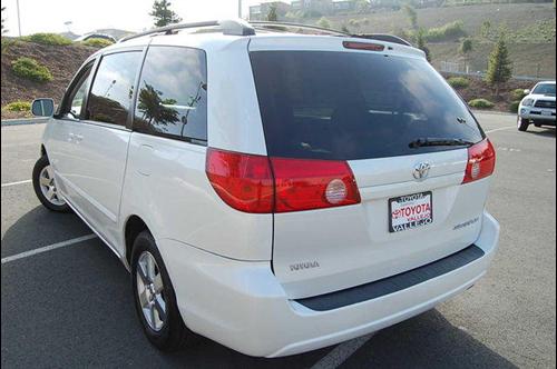 Toyota Sienna 2008 photo 5