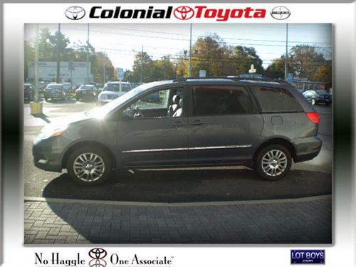Toyota Sienna 2008 photo 2