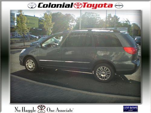 Toyota Sienna 2008 photo 3