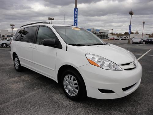 Toyota Sienna 2008 photo 1