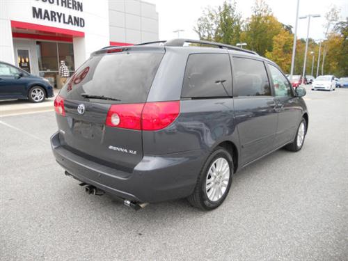 Toyota Sienna 2008 photo 3