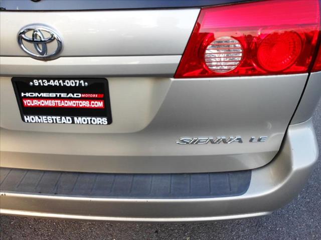 Toyota Sienna 2008 photo 3