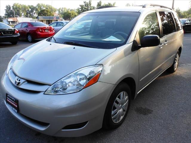 Toyota Sienna 2008 photo 4
