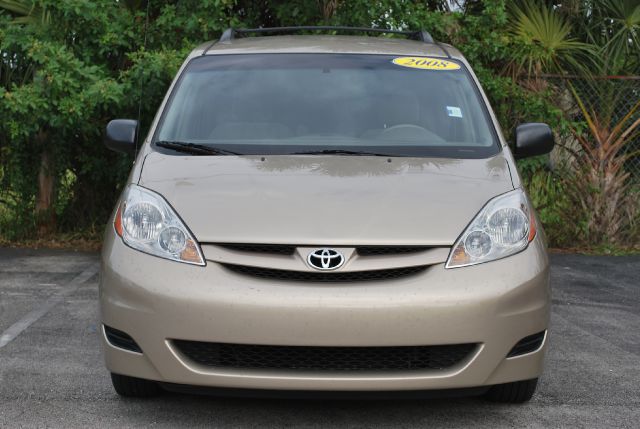 Toyota Sienna 2008 photo 1