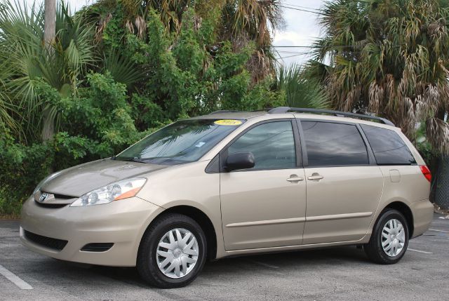 Toyota Sienna 2008 photo 3