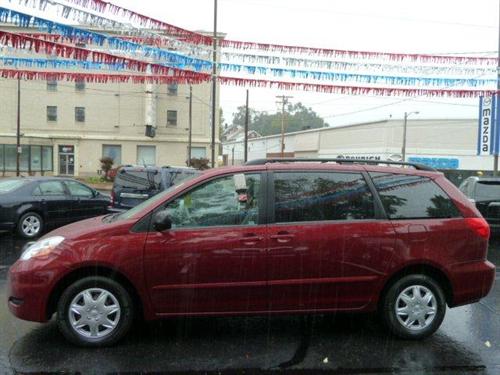 Toyota Sienna 2008 photo 1