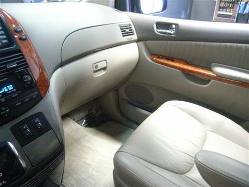 Toyota Sienna 2008 photo 2
