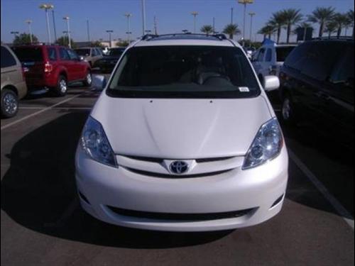 Toyota Sienna 2008 photo 1