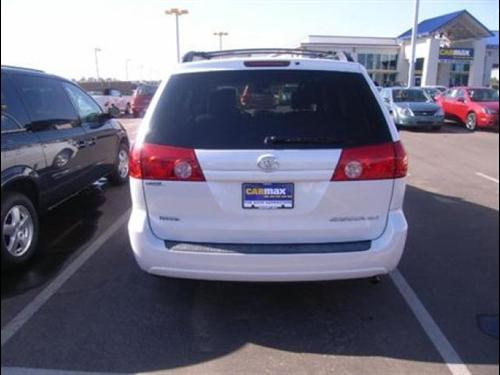 Toyota Sienna 2008 photo 5