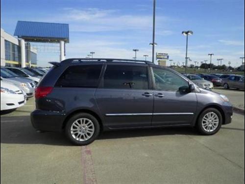 Toyota Sienna 2008 photo 1