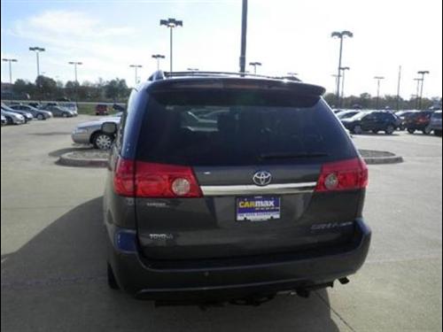 Toyota Sienna 2008 photo 3