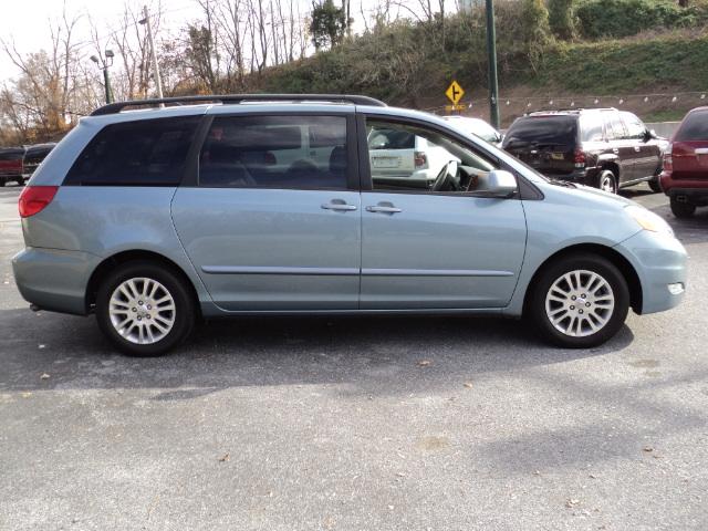 Toyota Sienna 2008 photo 4
