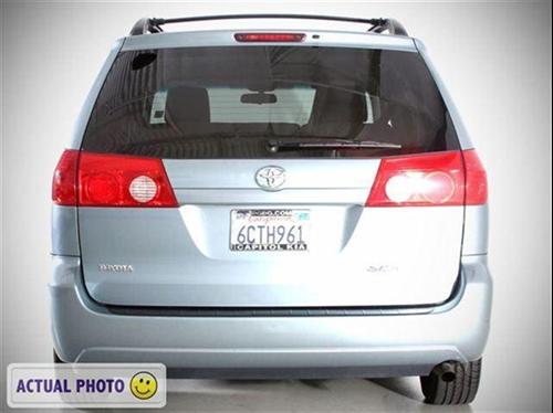 Toyota Sienna 2008 photo 3