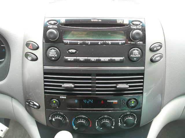 Toyota Sienna 4.6L XLT Sport MiniVan