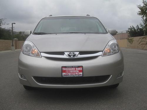 Toyota Sienna 2008 photo 4