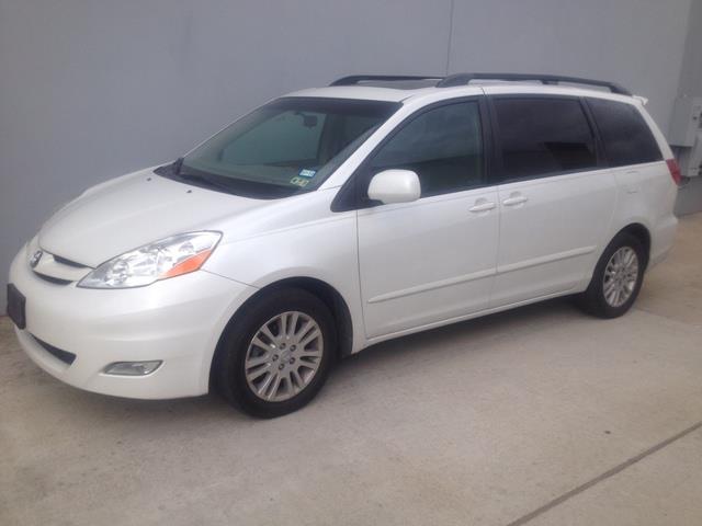 Toyota Sienna 2008 photo 1