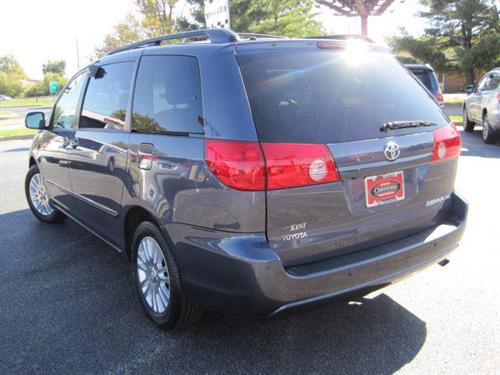 Toyota Sienna 2008 photo 1