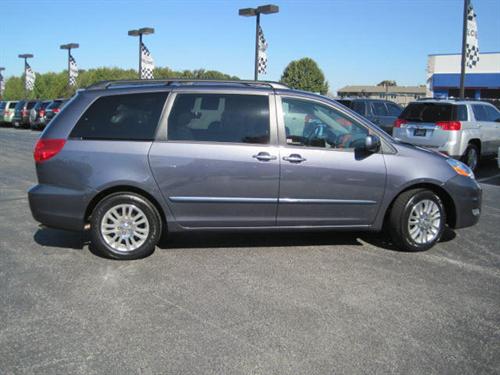 Toyota Sienna 2008 photo 2