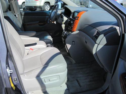 Toyota Sienna 2008 photo 5