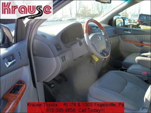 Toyota Sienna 2008 photo 2