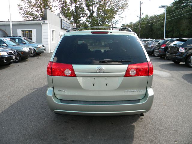 Toyota Sienna SR5 Sport Edition MiniVan