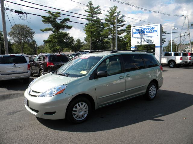 Toyota Sienna 2008 photo 2