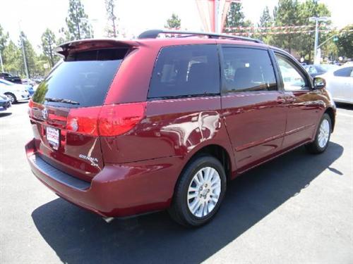 Toyota Sienna 2008 photo 3