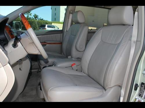 Toyota Sienna 2008 photo 3