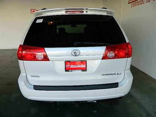 Toyota Sienna 2008 photo 1