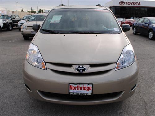 Toyota Sienna 2008 photo 1