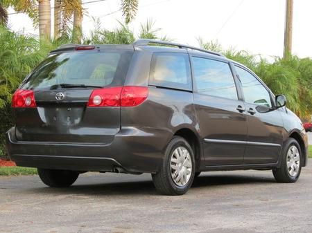 Toyota Sienna XLT, Local Trade In MiniVan