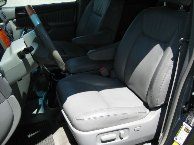 Toyota Sienna 2008 photo 19