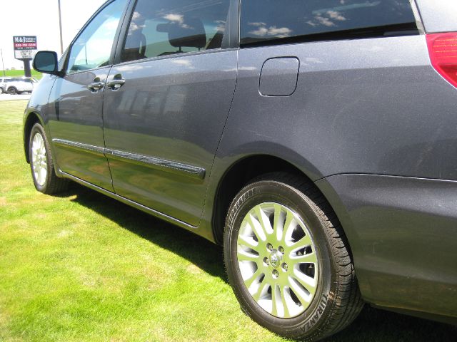 Toyota Sienna 2008 photo 5